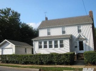 195 Roosevelt Ave, Valley Stream, NY 11581
