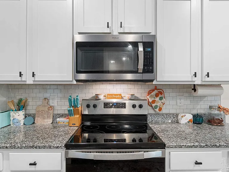 6060 Rutherford Loop — Photo 11