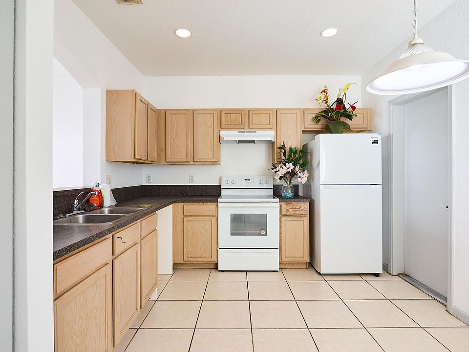 1st image of 2052 Oakhurst Way