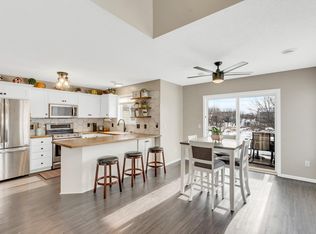 19599 Prairieview Dr, Rogers, MN 55374