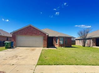 3011 Lake Side Dr, Sanger, TX 76266