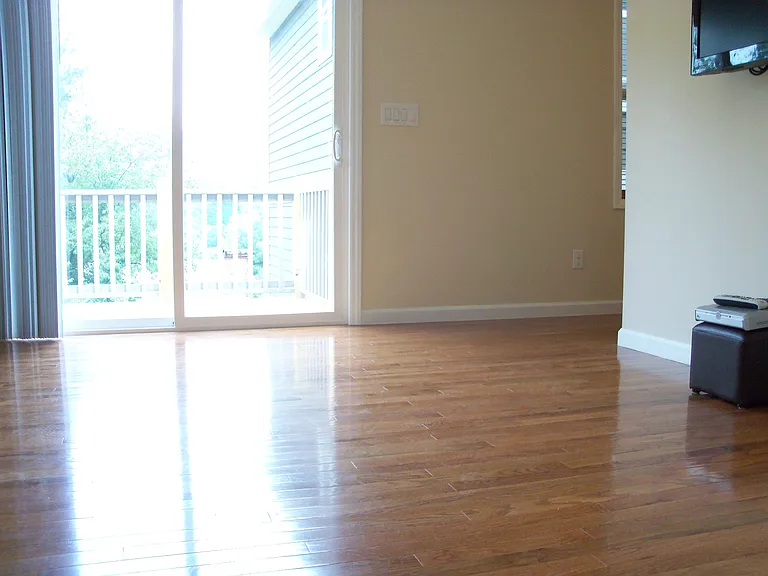 77 Larchmont Rd — Photo 10