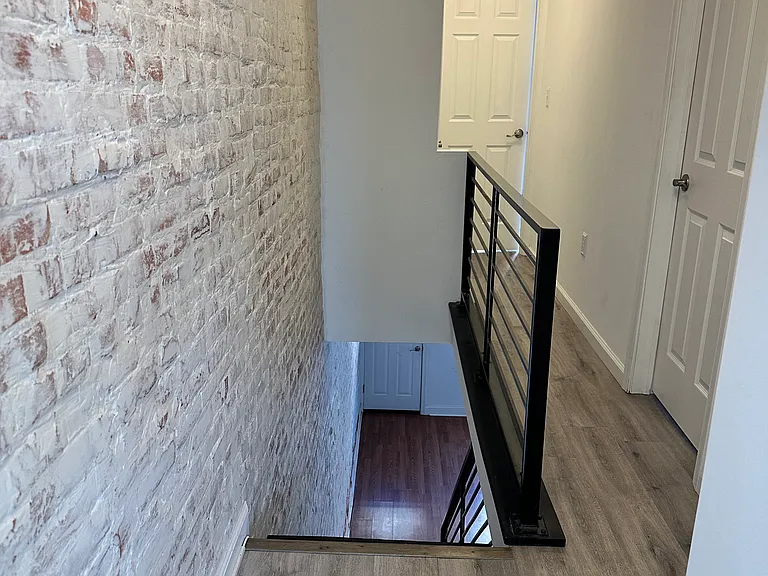2304 E Albert St — Photo 6