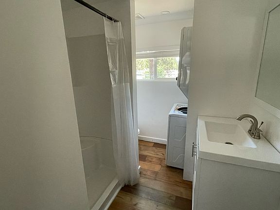 5th image of 2126 5th Ln #B