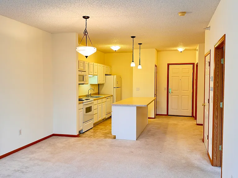 1776 Maryland Ave E #204 — Photo 2