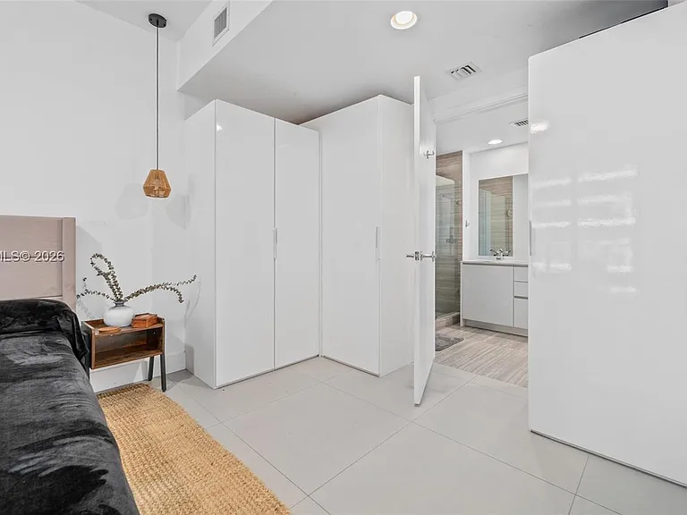 1010 Brickell Ave #2008 — Photo 15
