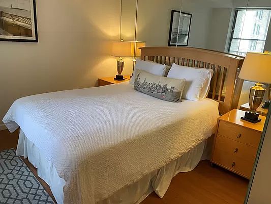 5th image of 150 W 51st St APT 812