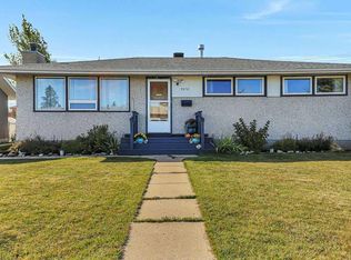 5912 E West Park Cres, Red Deer, AB T4N 1G1