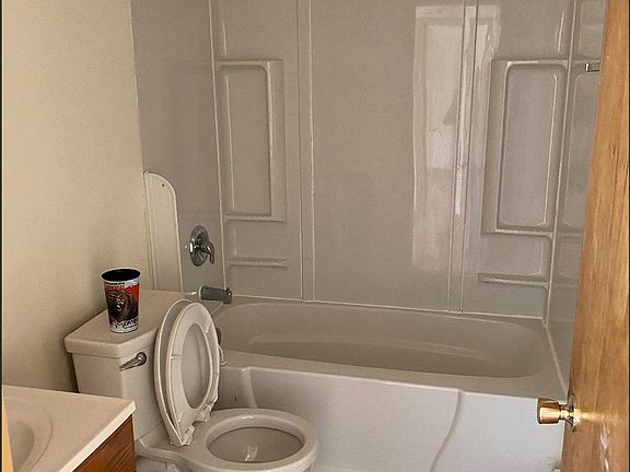 3rd image of 3850 W Argyle St APT 2N