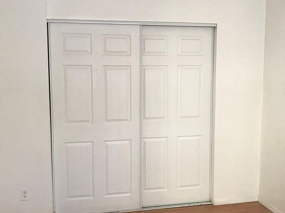 3rd image of 7137 Hawthorn Ave APT 5