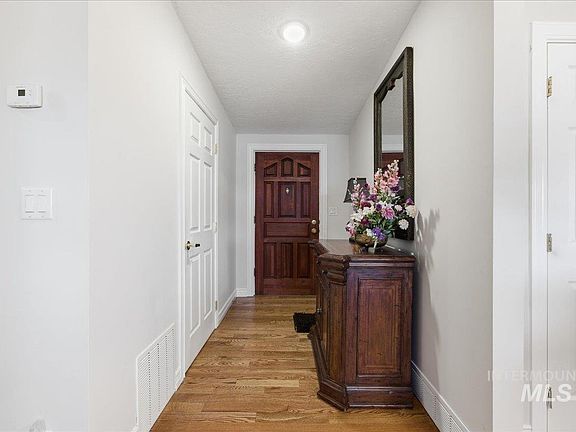 4th image of 1640 S 5 W
