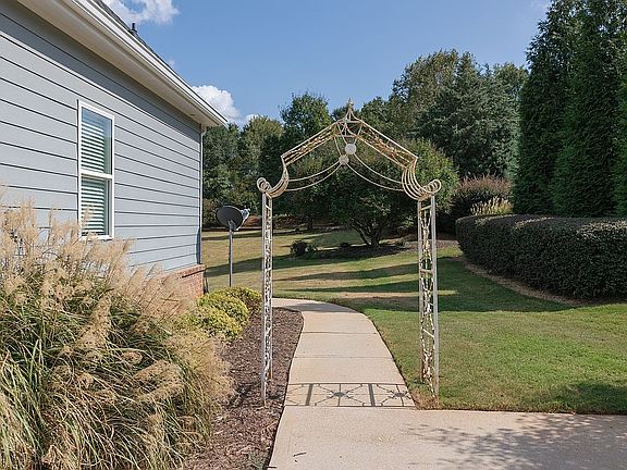 Sidewalk to back of house