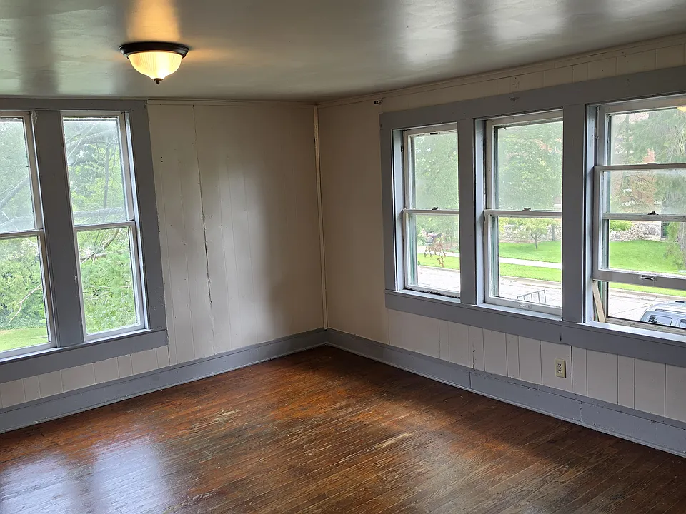206 New York Ave #1/2