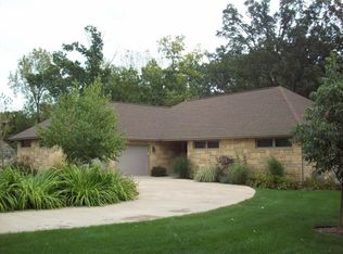 64 Carter Ct, East Dubuque, IL 61025