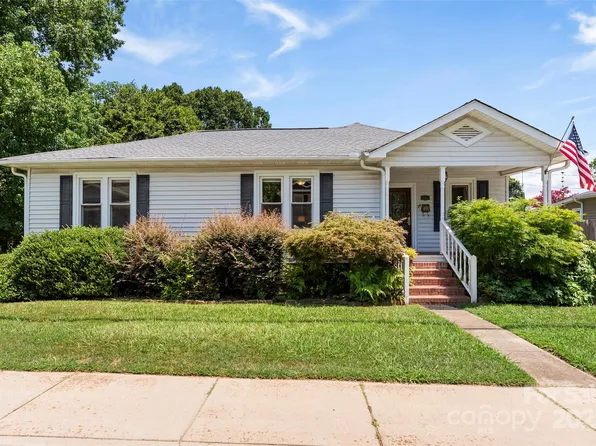 262 8th Ave, Cramerton, NC 28032