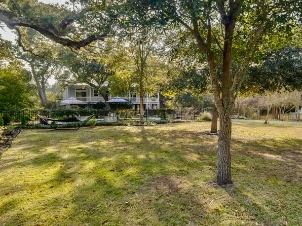 138 Saint Charles St, Bay Saint Louis, MS 39520