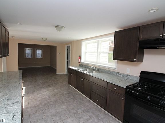 5th image of 172 Musconetcong River Rd #1