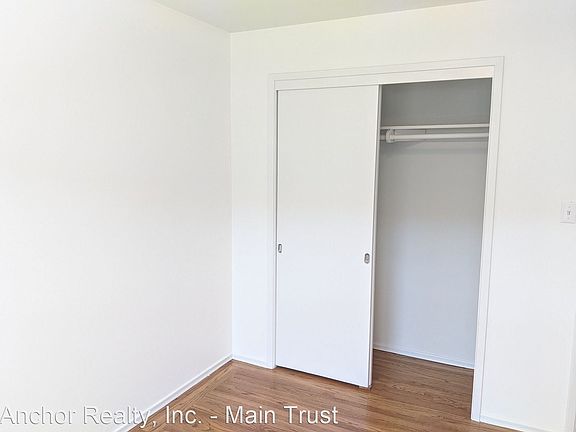 5th image of 3220 Vicente St APT 4