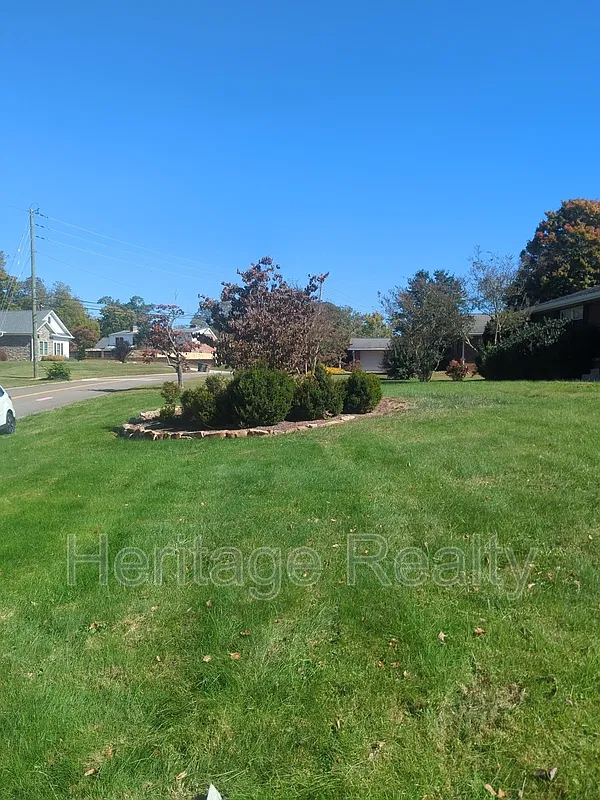 West Hills — Photo 2