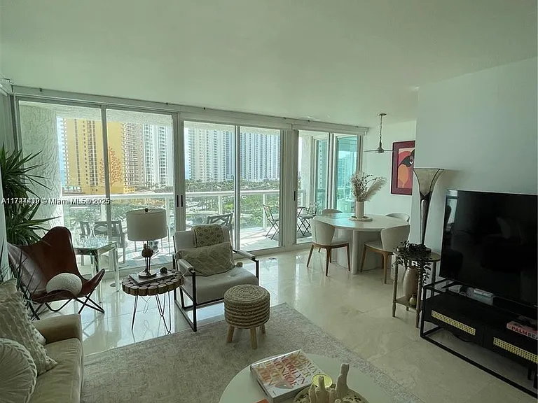 16400 Collins Ave #9 — Photo 9