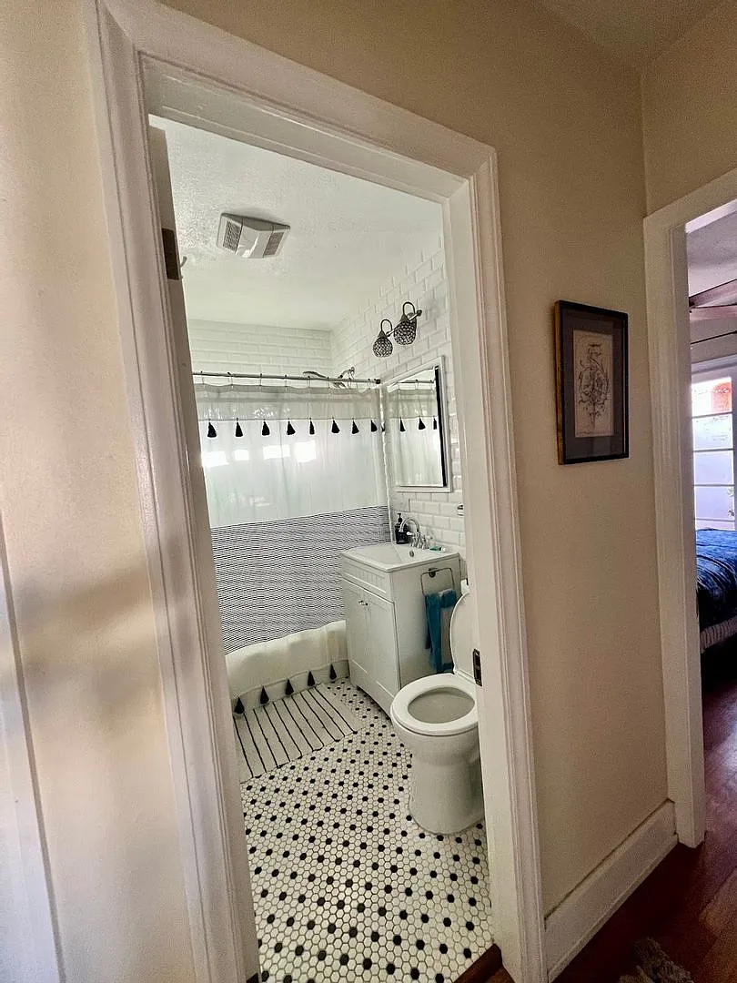 2 bed, 1000 sqft, $4,900 — Photo 4