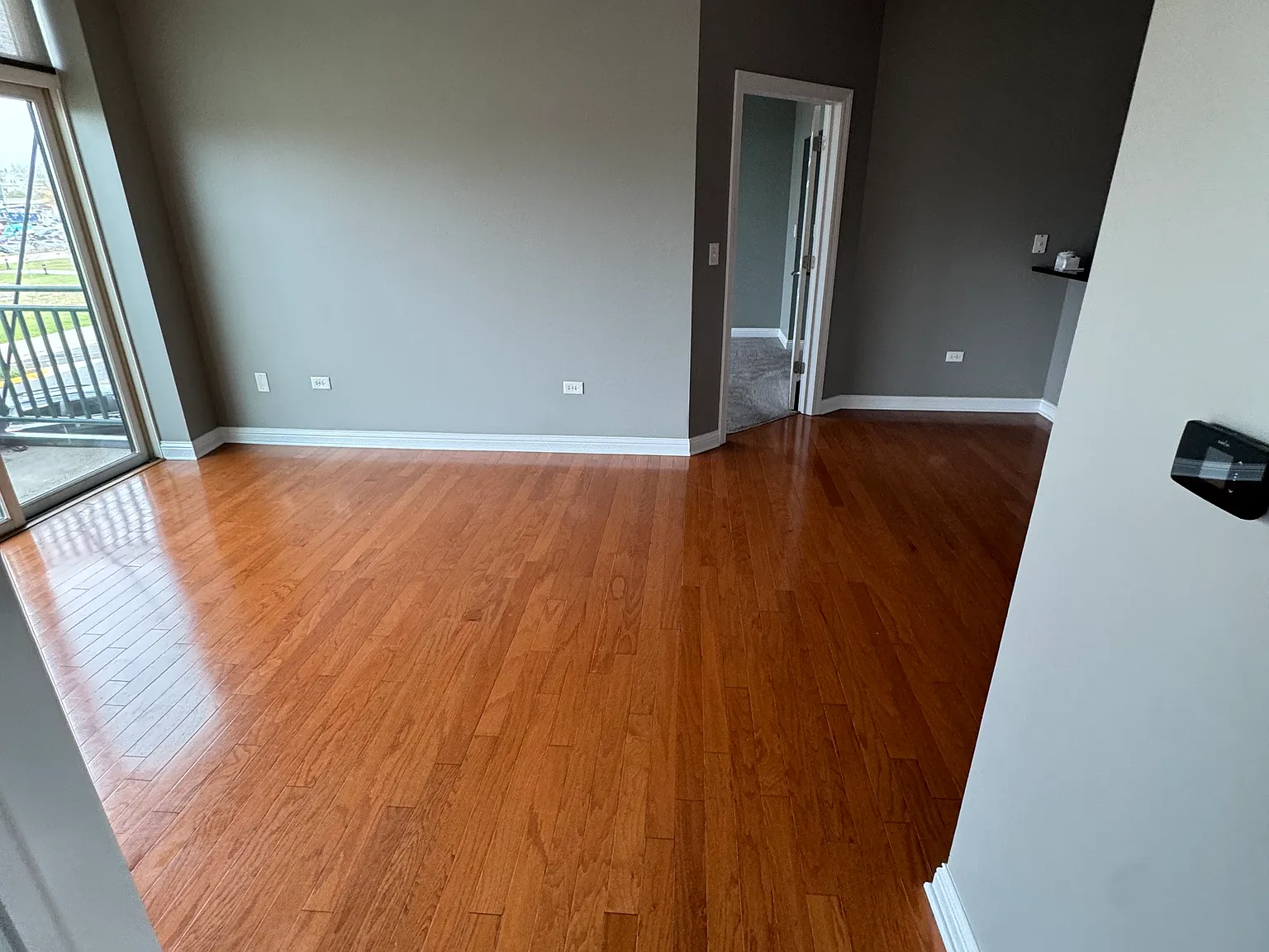 2 bed, 1100 sqft, $2,500 — Photo 3