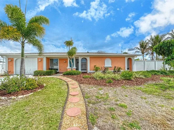 1514 Pamela St, Nokomis, FL 34275