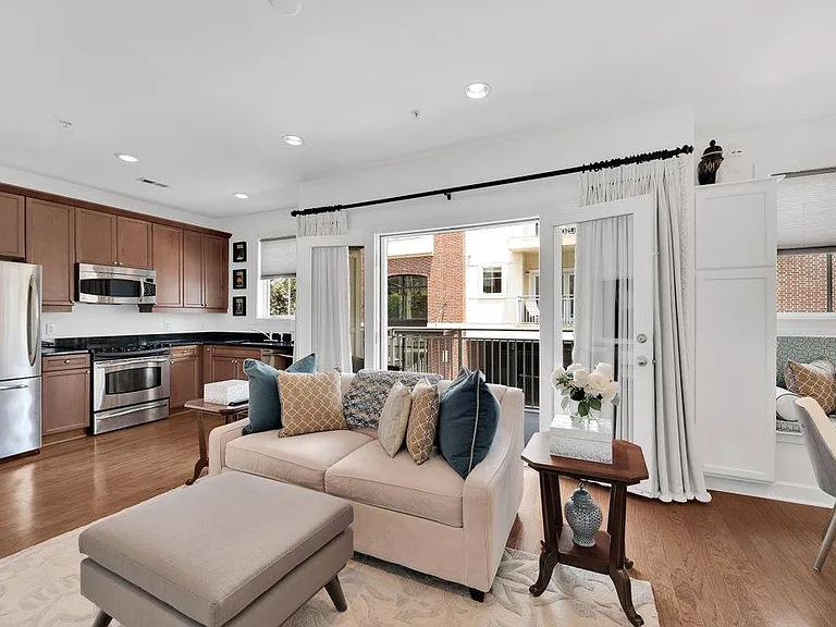 1903 Kenilworth Ave #111 — Photo 9