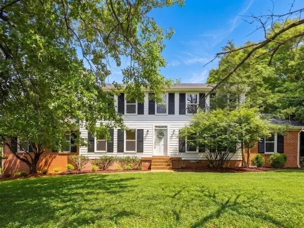 106 Shawnee Dr, Hendersonville, TN 37075