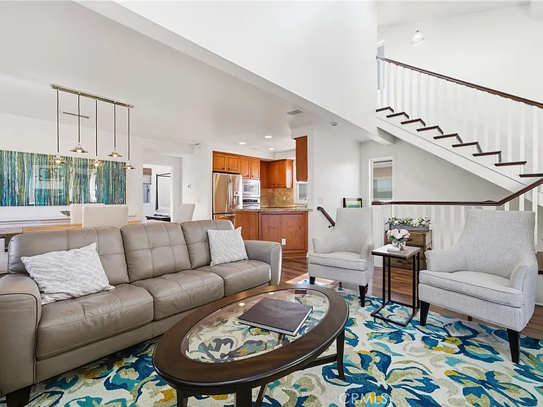 426 1/2 Narcissus Ave #1/2 — Photo 8
