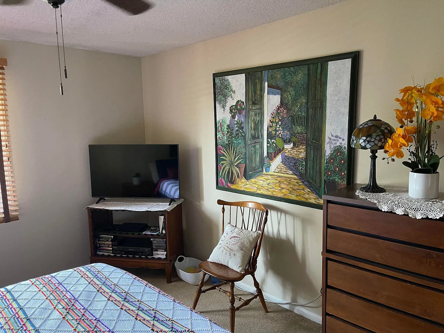 4 bed, 2.5 bath, 2460 sqft, $900 — Photo 3