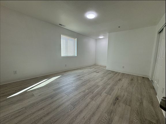 2nd image of 4830 Kentfield Rd #A