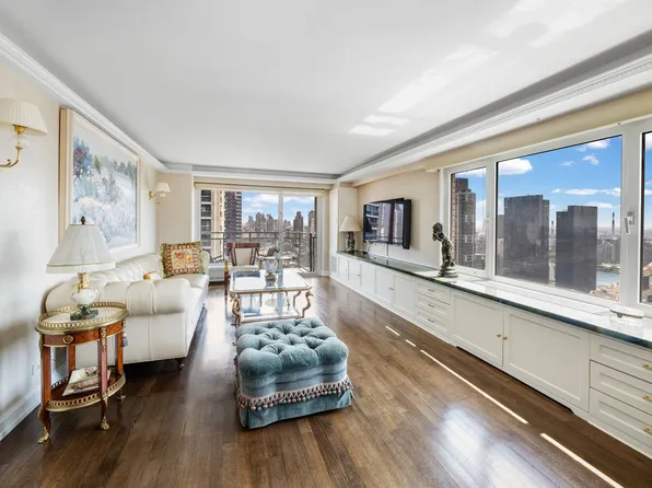 303 East 57th Street 30F image 1 of 9