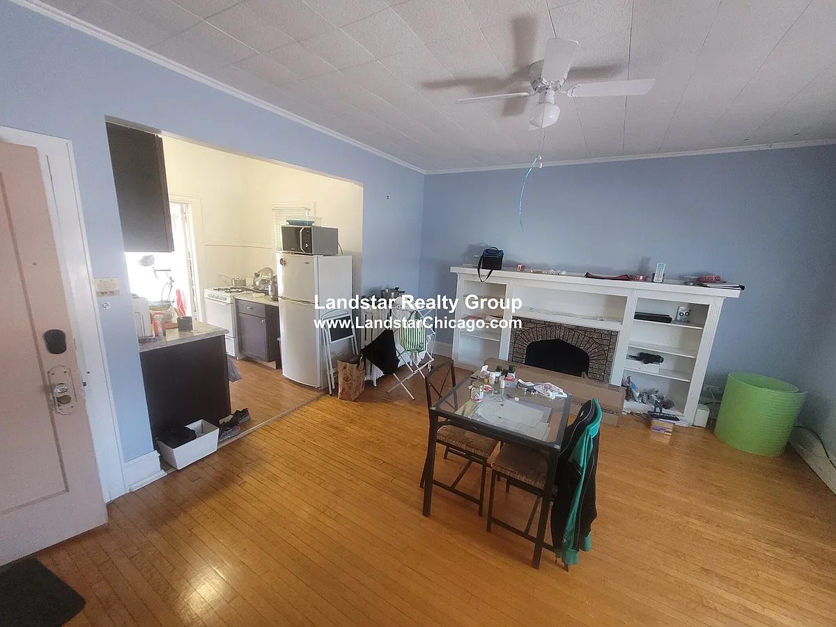 Building Photo - 1233 Chicago Ave #11