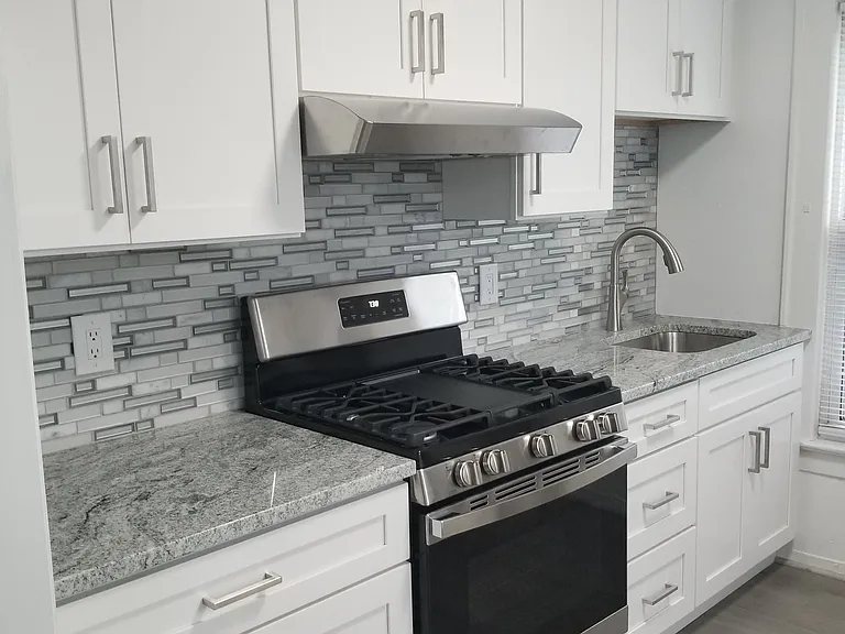 325 Tenafly Rd #7 — Photo 4