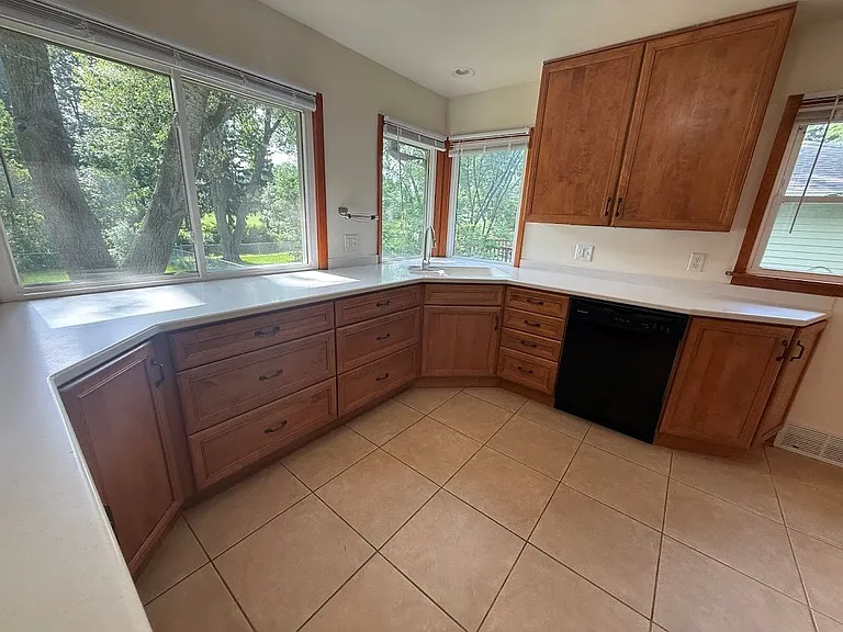 5312 Winnequah Rd — Photo 2