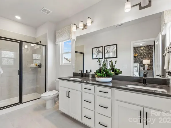 2310 Donnelly Hills Ln, Charlotte, NC 28262