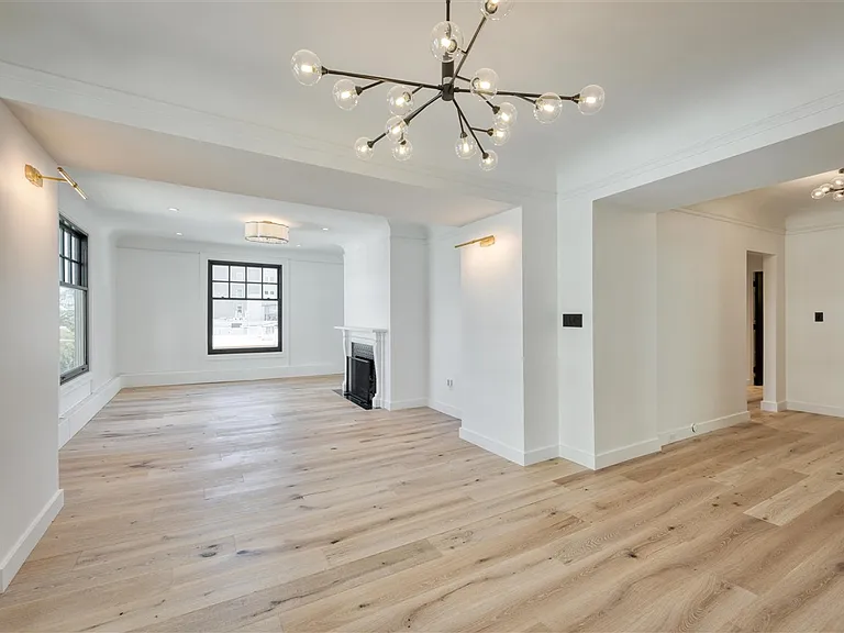 2145 Franklin St #4 — Photo 10