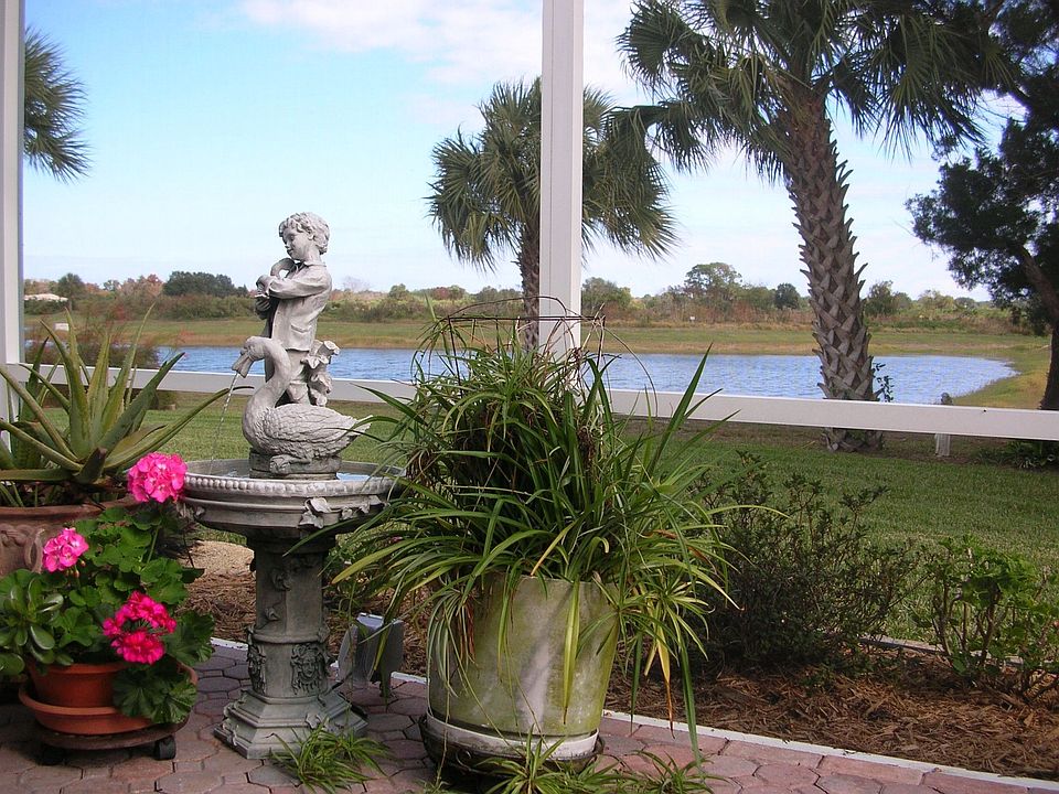 Waterfront Lania