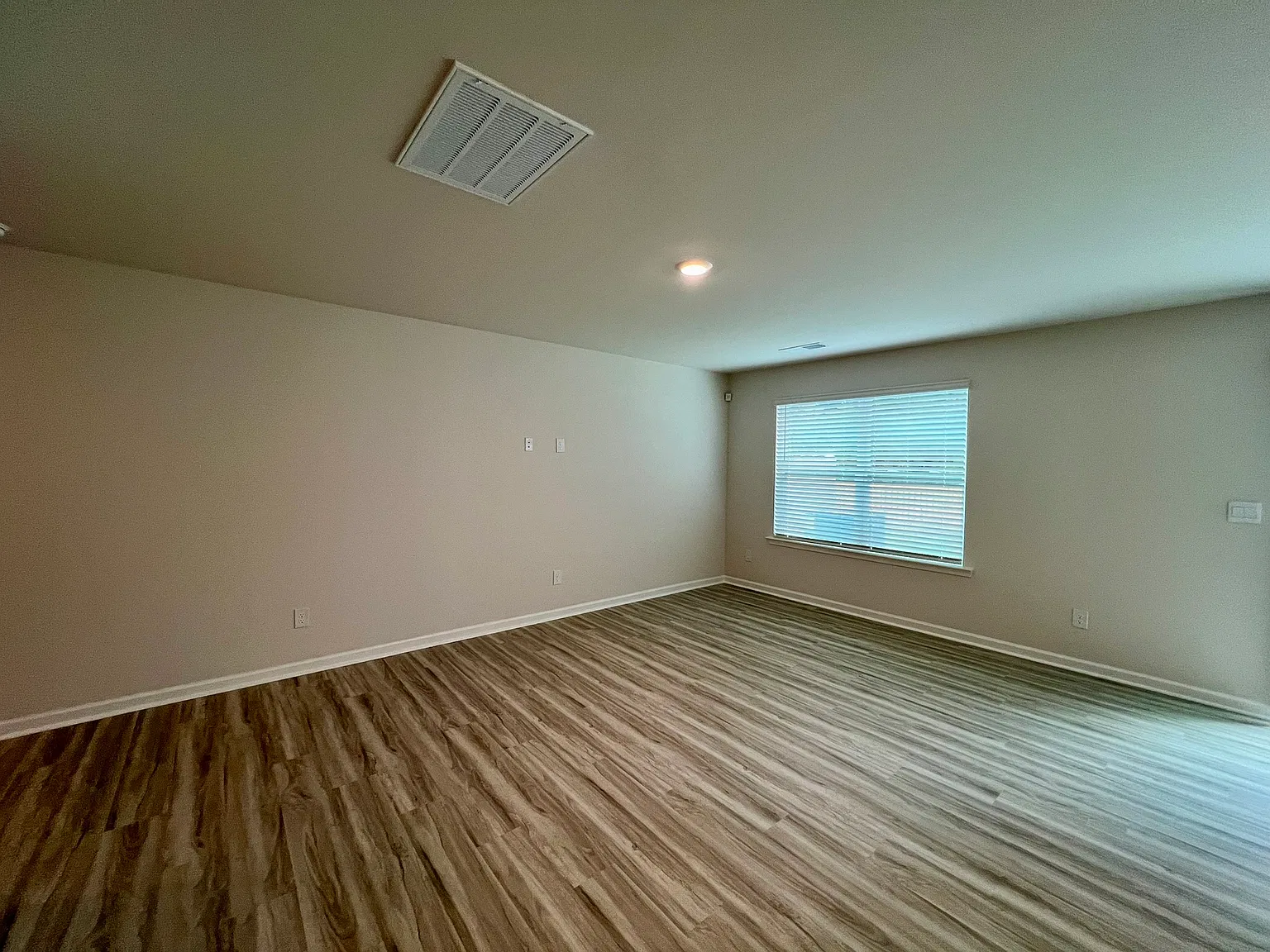 6004 Faron Way — Photo 3