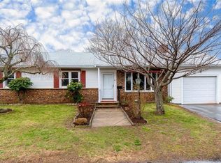 6 Lojai Blvd, North Providence, RI 02904