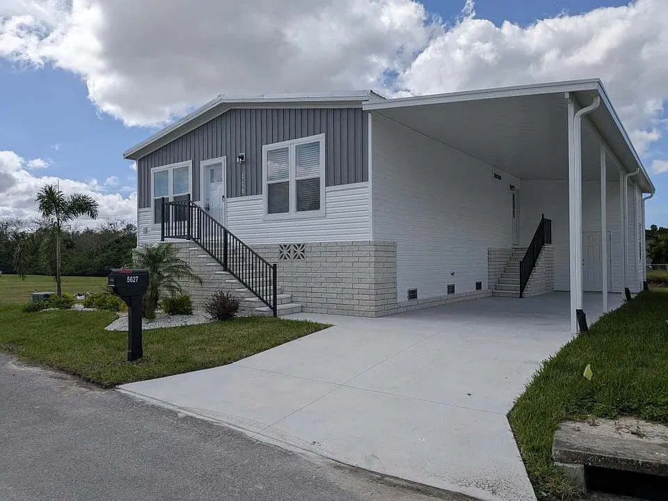 5627 Blue Harbor Dr #339
