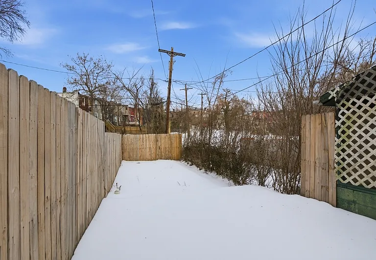 2540 Frederick Ave — Photo 17