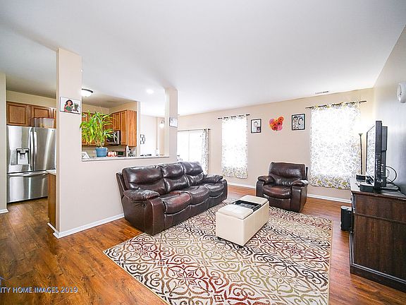 4th image of 4083 Blackstone Dr
