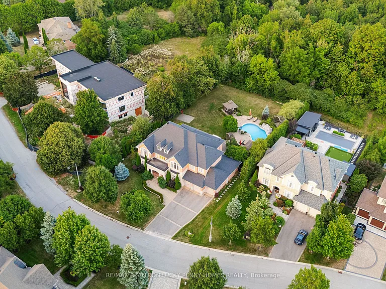 30 Bernadotte Dr — Photo 5