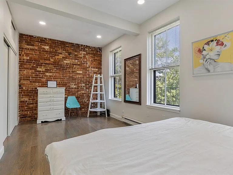 142 Chandler St #4 — Photo 8