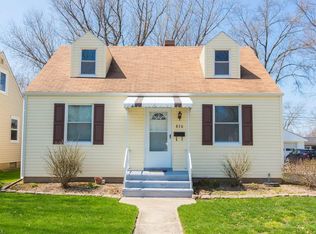 830 Warwick Dr, Sheffield Lake, OH 44054