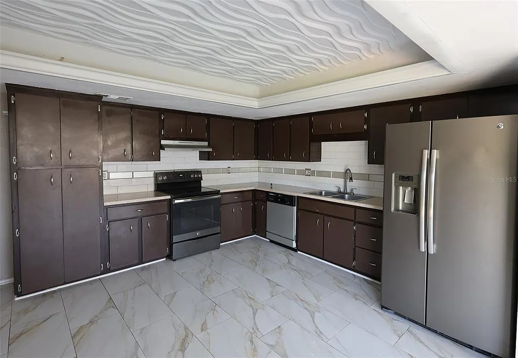 3 bed, 1.5 bath, 1440 sqft, $2,600 — Photo 2