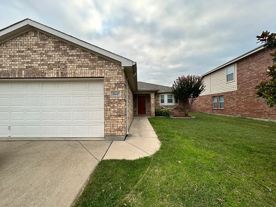 10445 Hideaway Trl