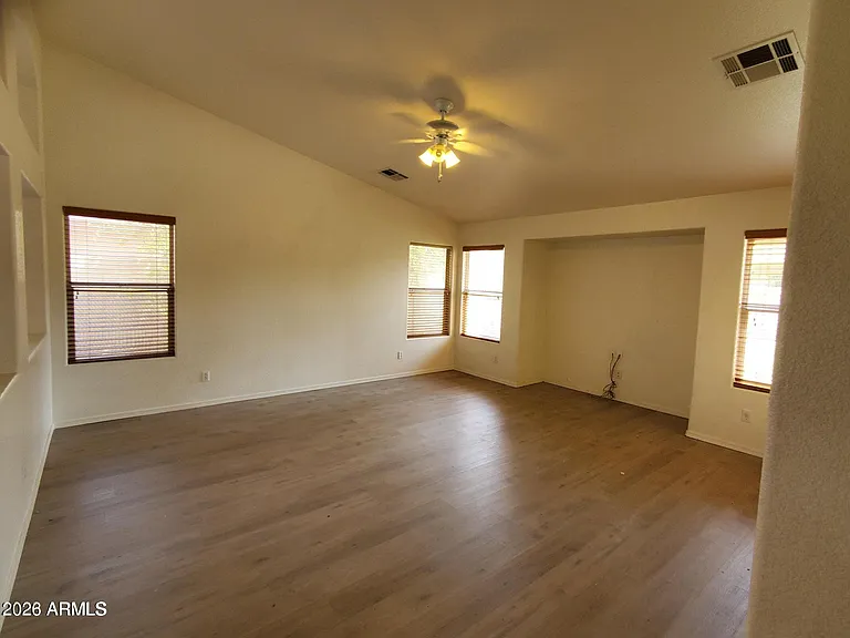 1853 E Shannon St — Photo 6